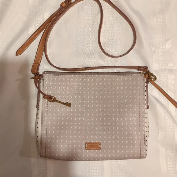 Fossil devon crossbody hearts hotsell